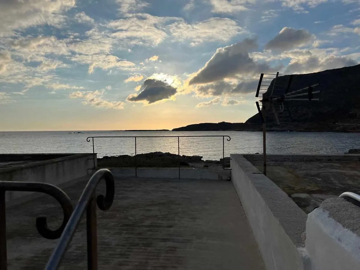 Casetta Favonia fronte mare Favignana